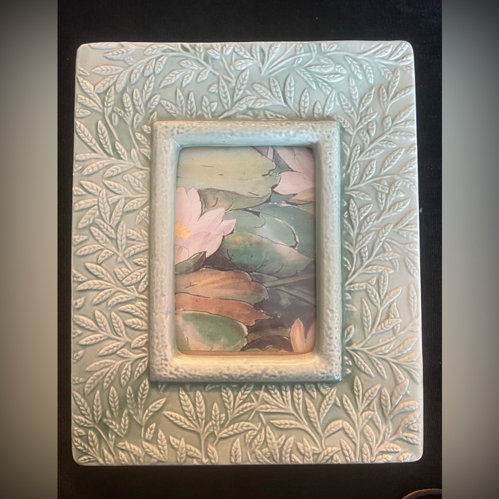 Green Leaf Patterned ceramic  green/teal Photo Frame holds picture 3.5”x5”